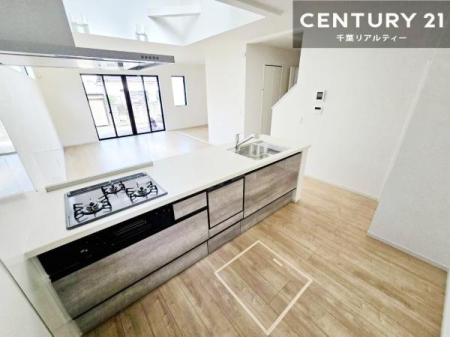 �L�b�`�� ��l�C�̑Ζʎ��V�X�e���L�b�`�����̗p���Ă��܂��I���Ƒ��̃R�~���j�P�[�V���������R�Ƒ�����݌v�ł��B
���q�l�ɂ��ڂ��͂��̂Ŋ������ł��ˁB���[�͂�����܂��I