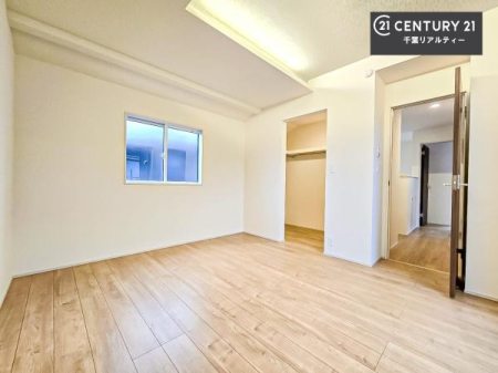 ���r���O�ȊO�̋��� �V���v���Ƀf�U�C������Ă��邽�߁A�Ƌ��I�т܂���I
���C�ɓ���̉Ƌ��u���Ă��낰���Ԃ���邱�Ƃ��ł��܂��B