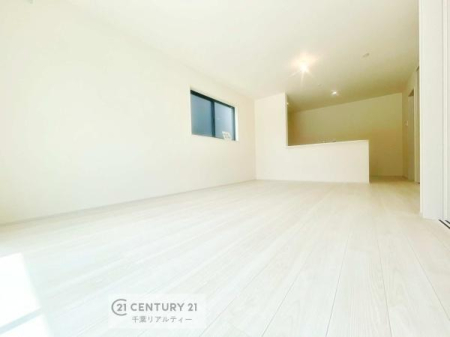 ���d�l�ʐ^(���r���O�j ���r���O�S�̂����n����ΖʃL�b�`���Ȃ̂ŁA���q�l�̗l�q�������Ȃ����Ƃ��ł���q��Ă����₷�����S�ȊԎ�ł��I