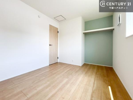 �q������ ���[�X�y�[�X�����Ă��܂��I�������X�b�L�����ڂ��鎖���ł��܂��ˁB
�Ƌ��I�΂Ȃ��V���v���ȃf�U�C���ׁ̈A�Ƌ��I�΂����C�ɓ���̋�ԍ�肪�ł������ł��ˁB