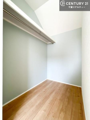 ���[ �E�H�[�N�C���N���[�[�b�g�t���ł��B��������̂��m���Ȃǂ����[���Ă��������ł��ˁI���ɂ���@�������ȂǋG�ߕ��̑傫�ȉƓd�����[�ł��܂��B