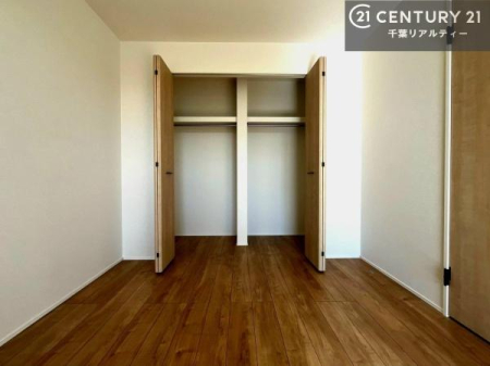 ���[ �����Ղ�̎��[�X�y�[�X�ŁA��炵���������萮���Z�܂��B�Ƒ��̉ו������ꂢ�ɕЕt���A���������K�ɉ߂����܂��B