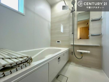 ���� �������������l�̕��͋C�̃o�X���[���́A�V�b�N�ȃf�U�C���Ńo�X�^�C�����[���I
���d���撣���Ă��邲�J���ɂ��D�݂̓����̓����܂����āA�y����ł݂Ă͂������ł��傤���H