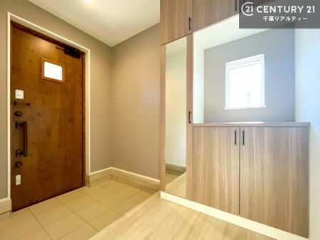 ���� �~���[�t���V���[�Y�{�b�N�X�t���Ȃ̂ŁA���ւ��Еt�����|�������₷���ł��I
�X�b�L���������ւŌ˂��J�����u�ԁA�������̂���S�n������Ԃ��o�}���Ă���܂��B