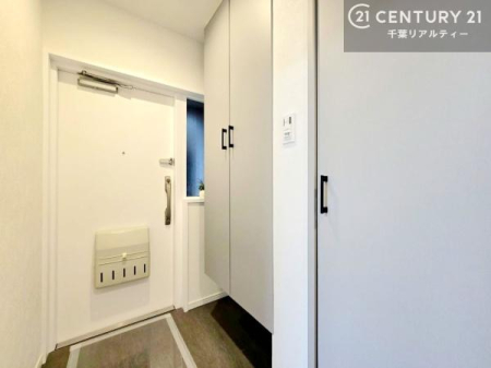 ���� �V���[�Y�{�b�N�X�t���Ȃ̂ŁA���ւ��Еt�����|�������₷���ł��I
�X�b�L���������ւŌ˂��J�����u�ԁA�������̂���S�n������Ԃ��o�}���Ă���܂��B