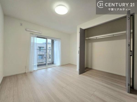 �Q�� �o���R�j�[�ɖʂ��Ă���m���ł��B���邭�����肪����A���C����������ł��܂��I���N���āA�O�ɏo�Ĕw�L�т����[�ċz�����ǂ������}������邱�Ƃ��ł��܂��B