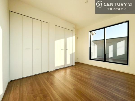 �m�� �o���R�j�[�ɖʂ��Ă���m���ł��B���邭�����肪����A���C����������ł��܂��I���N���āA�O�ɏo�Ĕw�L�т����[�ċz�����ǂ������}������邱�Ƃ��ł��܂��B