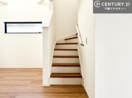 ���̑����� ���r���O�C���K�i�ŃR�~���j�P�[�V���������₷�����r���O�I