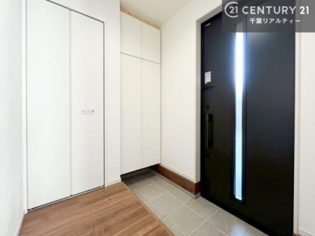 ���� �V���[�Y�{�b�N�X�t���Ȃ̂ŁA���ւ��Еt�����|�������₷���ł��I
�X�b�L���������ւŌ˂��J�����u�ԁA�������̂���S�n������Ԃ��o�}���Ă���܂��B