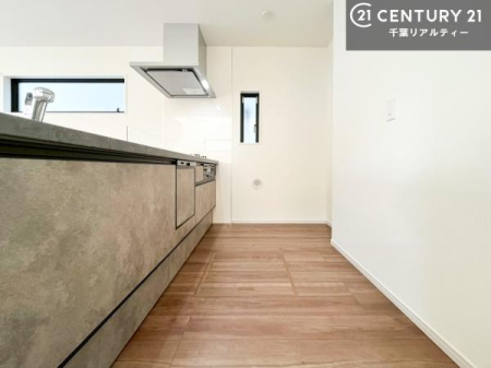 �L�b�`�� ��Ƃ肠�钲���X�y�[�X�ō�Ƃ����₷�����K�ȃL�b�`���ł��I
���q�l�ƈꏏ�ɂ��َq������y���߂�L�X�X�y�[�X�ł��B�y�����������ԂɂȂ肻���ł��ˁI