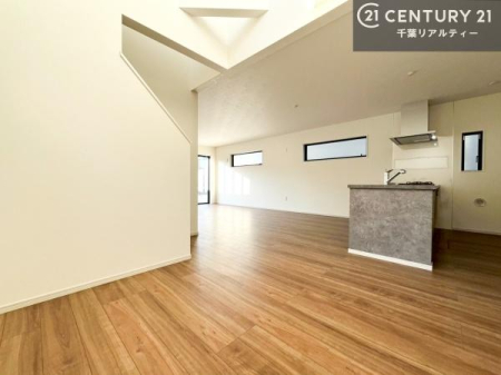 ���r���O �J�����̂���L�XLDK�I�\�t�@�[��_�C�j���O�e�[�u����u���Ă������ɂȂ�Ȃ��̂ŉ��K�ɉ߂����܂��I�R�~���j�P�[�V���������₷�����r���O�ł��I