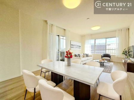 ���r���O �Ƌ��CG�p�[�X�ł��B��؂ȉƑ����W�܂邩�炱��LDK�ɂ͂�����肽���B
���t�H�[���Ő��܂�ς�������@�ŐV���������͂������ł����I