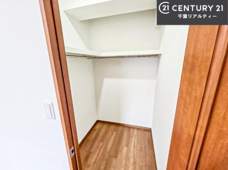 ���[ �E�H�[�N�C���N���[�[�b�g�t���ł��B��������̂��m���Ȃǂ����[���Ă��������ł��ˁI���ɂ���@�������ȂǋG�ߕ��̑傫�ȉƓd�����[�ł��܂��B