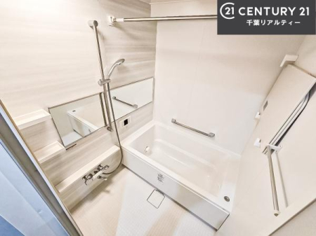 ���� �������������l�̕��͋C�̃o�X���[���́A�����o�Ă��ăo�X�^�C�����[���I
���d���撣���Ă��邲�J���ɂ��D�݂̓����̓����܂����āA�y����ł݂Ă͂������ł��傤���H