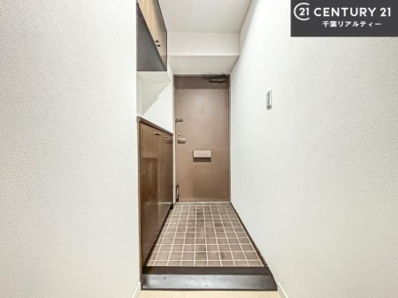 ���� �V���[�Y�{�b�N�X�t���Ȃ̂ŁA���ւ��Еt�����|�������₷���ł��I
�X�b�L���������ւŌ˂��J�����u�ԁA�������̂���S�n������Ԃ��o�}���Ă���܂��B
