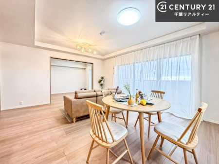 ���r���O ���r���O�S�̂����n����ΖʃL�b�`���Ȃ̂ŁA���q�l�̗l�q�������Ȃ����Ƃ��ł���q��Ă����₷�����S�ȊԎ�ł��I