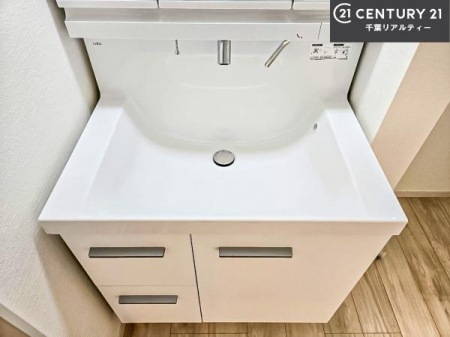 ���ʑ�E���ʏ� �[�����ʑ�{�E���́A�������˂ɂ����̂ł�����ꂪ�y�X�I���������ۂĂ܂��I
�L���C�Ȑ��ʏ��Ŏ��������̃��`�x�[�V�������オ��܂��ˁI