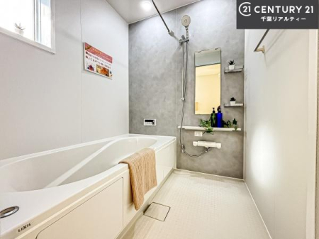 ���� �L�X�o�X�ň���̔������t���b�V���B�����L�΂���̂ŁA�����ɂ��������ƐZ����܂��ˁI�����̃o�X�^�C�����y���݂ɂȂ�܂��B