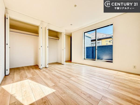 �m�� �o���R�j�[�ɖʂ��Ă���m���ł��B���邭�����肪����A���C����������ł��܂��I���N���āA�O�ɏo�Ĕw�L�т����[�ċz�����ǂ������}������邱�Ƃ��ł��܂��B