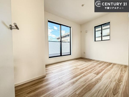 �m�� 2�ʍ̌����m�ۂ������邢�����́A���ʂ����ǂ��A���邭��ϋ��S�n�̗ǂ���ԂƂȂ��Ă���܂��B�����b�N�X���ĉ߂�����S�n�̗ǂ��������ł��I���̖ڊo�߂��X�b�L�����܂��ˁI