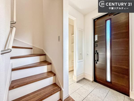 ���� ���ċA���Ă��Ă��A�������܁I�����������Ȃ�A�D�����}������Ă�����ԂɂȂ��Ă��܂��B
���邭��������錺�ւł��I