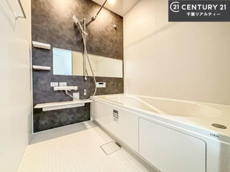 ���� �������������l�̕��͋C�̃o�X���[���́A�����o�Ă��ăo�X�^�C�����[���I
���d���撣���Ă��邲�J���ɂ��D�݂̓����̓����܂����āA�y����ł݂Ă͂������ł��傤���H