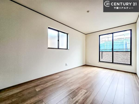 �m�� �o���R�j�[�ɖʂ��Ă���m���ł��B���邭�����肪����A���C����������ł��܂��I���N���āA�O�ɏo�Ĕw�L�т����[�ċz�����ǂ������}������邱�Ƃ��ł��܂��B