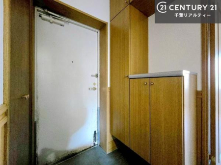 ���� ���ւ̃V���[�Y�{�b�N�X�́A���[�͗ǍD�ŌC���������萮���ł��邾���łȂ��A�㕔������I�Ƃ��Ċ��p�\�B���C�ɓ���̏�����O���[����u���΁A���q���}���邨�����ȋ�ԂɎd�オ��܂��I