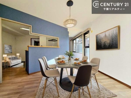 ���r���O �Ƌ��CG�p�[�X�ł��B�J�����̂���L�XLDK�I�\�t�@�[��_�C�j���O�e�[�u����u���Ă������ɂȂ�Ȃ��̂ŉ��K�ɉ߂����܂��I�R�~���j�P�[�V���������₷�����r���O�ł��I