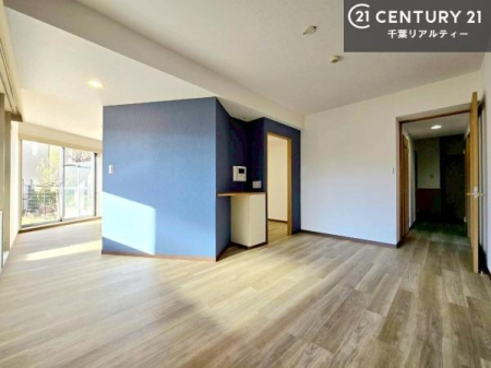 ���r���O ��؂ȉƑ����W�܂邩�炱��LDK�ɂ͂�����肽���B
�q�����������C�ɏ΂��Ȃ��瑖�����Ă���p�����������u�L���Ƃɂ��ėǂ������v�Ǝv���u�Ԃł��B