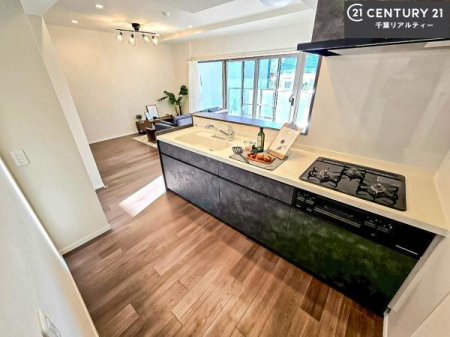 �L�b�`�� ��l�C�̑Ζʎ��V�X�e���L�b�`�����̗p���Ă��܂��I���Ƒ��̃R�~���j�P�[�V���������R�Ƒ�����݌v�ł��B
���q�l�ɂ��ڂ��͂��̂Ŋ������ł��ˁB���[�͂�����܂��I