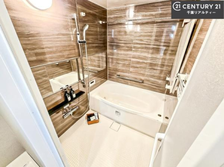 ���� �L�X�o�X�ň���̔������t���b�V���B�����L�΂���̂ŁA�����ɂ��������ƐZ����܂��ˁI�����̃o�X�^�C�����y���݂ɂȂ�܂��B