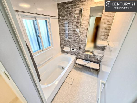 ���� �L�X�o�X�ň���̔������t���b�V���B�����L�΂���̂ŁA�����ɂ��������ƐZ����܂��ˁI�����̃o�X�^�C�����y���݂ɂȂ�܂��B