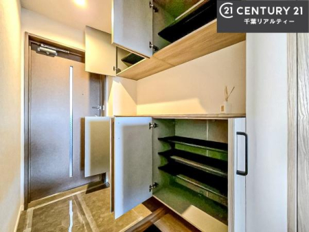 ���� �V���[�Y�{�b�N�X�t���Ȃ̂ŁA���ւ��Еt�����|�������₷���ł��I
�X�b�L���������ւŌ˂��J�����u�ԁA�������̂���S�n������Ԃ��o�}���Ă���܂��B