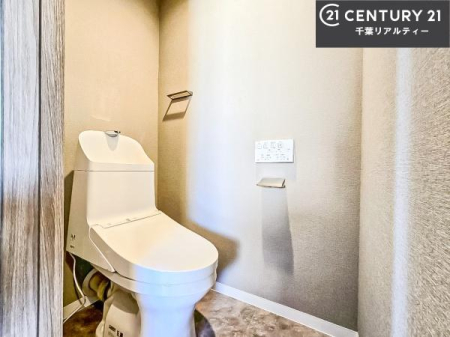 �g�C�� �������֍��ɂ��A�~��͕֍����g�����ł���̂ŗ₽���֍��ɍ��炸�ɍςފ������d�l�ł��I�V���v���ȃJ���[����Ƃ��Ă���̂ŁA������ꂪ���₷���ł��B