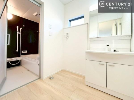 ���ʑ�E���ʏ� �����̂������ʏ��́A���ƕ�������₷���A���ł����K�ɂ��g�����������܂��B�O�ʋ��Ŏg�����肪�ǂ��A�������[�������Ă���܂��̂ŁA���p�i��X�L���P�A�p�i���������萮���ł��܂��B