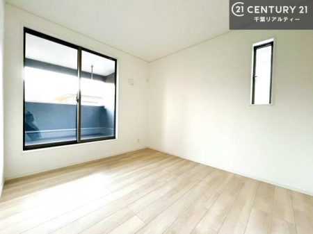 �m�� �o���R�j�[�ɖʂ��Ă���m���ł��B���邭�����肪����A���C����������ł��܂��I���N���āA�O�ɏo�Ĕw�L�т����[�ċz�����ǂ������}������邱�Ƃ��ł��܂��B