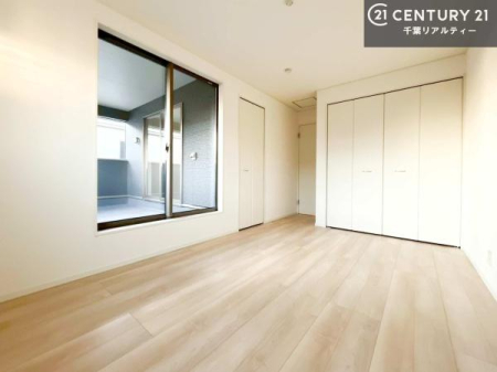 �Q�� �D���������������ޗm���́A���̖ڊo�߂��C�������ǂ������ł��ˁB���������Ԃ��������Ɖ߂������Ƃ��ł��܂��B�D�����F�����̃t���[�����O���ǂ�ȉƋ�ɂ��}�b�`���܂��I