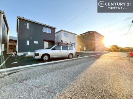 �O�ʓ��H�܂ތ��n�ʐ^ ���ӊ���A���q�l�̂���]�ɍ������������ꏏ�ɂ��ē���v���܂��B�Z��[���A�h�o�C�U�[�ɂ�邲���k������܂��B���Ђ͂��₢���킹�ɑ��Ή����܂��I���҂������܂���I