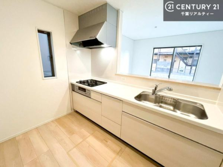 �L�b�`�� ��Ƃ����₷���V�X�e���L�b�`���ł��I���[����������t���Ă���̂ŁA�����X�y�[�X�ɕ���u���Ȃ��čςނ̂ŁA�L�X�g���āA���K�ɍ�Ƃ��ł��܂��I