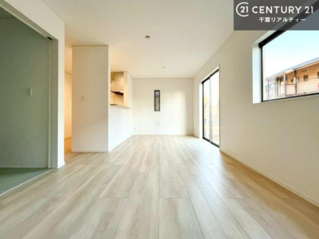 ���r���O �D�����z���܂肪���r���O����ł���ċ��S�n�̗ǂ���Ԃ����o���Ă���܂��I
���났�̎��Ԃ��߂����܂��I