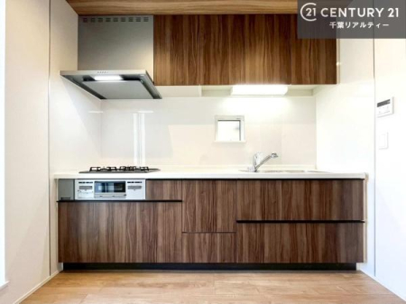 �L�b�`�� ��Ƃ����₷���V�X�e���L�b�`���ł��I���[����������t���Ă���̂ŁA�����X�y�[�X�ɕ���u���Ȃ��čςނ̂ŁA�L�X�g���āA���K�ɍ�Ƃ��ł��܂��I