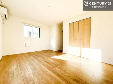 �Q�� �D���������������ޗm���́A���̖ڊo�߂��C�������ǂ������ł��ˁB���������Ԃ��������Ɖ߂������Ƃ��ł��܂��B�D�����F�����̃t���[�����O���ǂ�ȉƋ�ɂ��}�b�`���܂��I