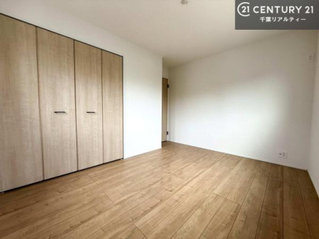 �m�� ���[�X�y�[�X�����Ă��܂��I�������X�b�L�����ڂ��鎖���ł��܂��ˁB
�Ƌ��I�΂Ȃ��V���v���ȃf�U�C���ׁ̈A�Ƌ��I�΂����C�ɓ���̋�ԍ�肪�ł������ł��ˁB
