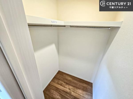 ���[ �E�H�[�N�C���N���[�[�b�g�t���ł��B��������̂��m���Ȃǂ����[���Ă��������ł��ˁI���ɂ���@�������ȂǋG�ߕ��̑傫�ȉƓd�����[�ł��܂��B