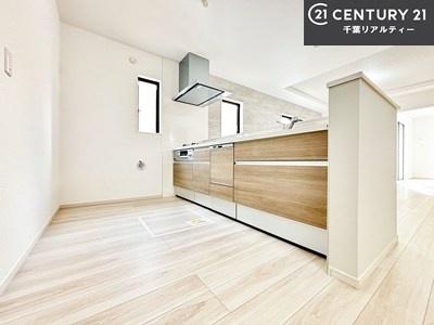 �L�b�`�� ��Ƃ肠�钲���X�y�[�X�ō�Ƃ����₷�����K�ȃL�b�`���ł��I
���q�l�ƈꏏ�ɂ��َq������y���߂�L�X�X�y�[�X�ł��B�y�����������ԂɂȂ肻���ł��ˁI