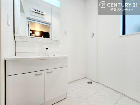 ���ʑ�E���ʏ� �O�ʋ��d�l�̐��ʏ��́A�g�����Ȃ݂����₷������I���͎��[�ɂȂ��Ă��܂��B�h���C���[�₨���ϓ����Еt������̂Ő��ʑ������X�b�L���ƌ����邱�Ƃ��o���܂��I