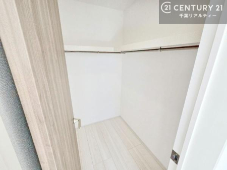 ���[ �E�H�[�N�C���N���[�[�b�g�t���ł��B��������̂��m���Ȃǂ����[���Ă��������ł��ˁI���ɂ���@�������ȂǋG�ߕ��̑傫�ȉƓd�����[�ł��܂��B