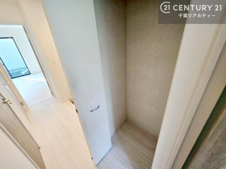 ���[ 1�K�z�[���ɂ����[������̂ŁA�Ƒ��̉ו���O�o�p�i���܂Ƃ߂Ď��[�B�ƑS�̂���������g���܂��B