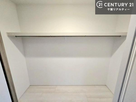 ���[ �E�H�[�N�C���N���[�[�b�g�t���ł��B��������̂��m���Ȃǂ����[���Ă��������ł��ˁI���ɂ���@�������ȂǋG�ߕ��̑傫�ȉƓd�����[�ł��܂��B